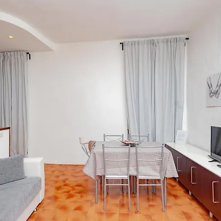 Q1 Holiday * Μπέργκαμο