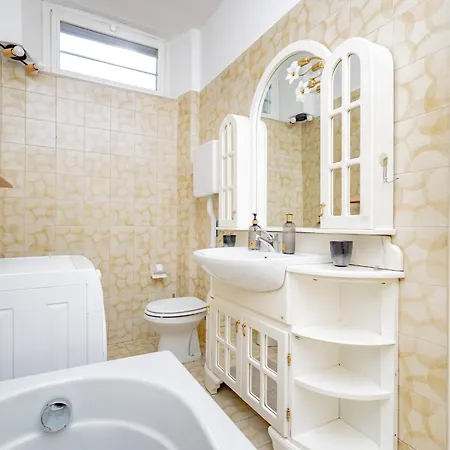 Q1 Holiday * Bergamo