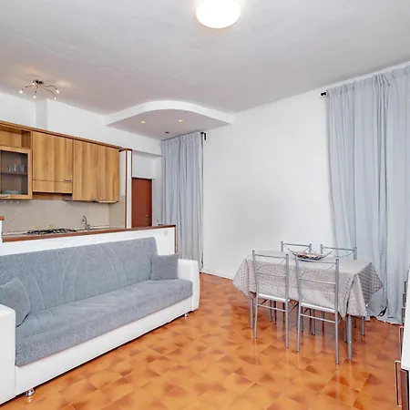 Апартаменты Q1 Holiday